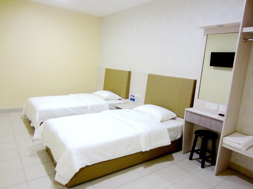 Rg Grand Hotel Batu Pahat Esterno foto